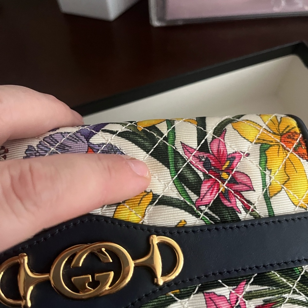 Gucci Zumi Continental Wallet
Quilted Flora Canvas, EUC - Picture 6 of 10